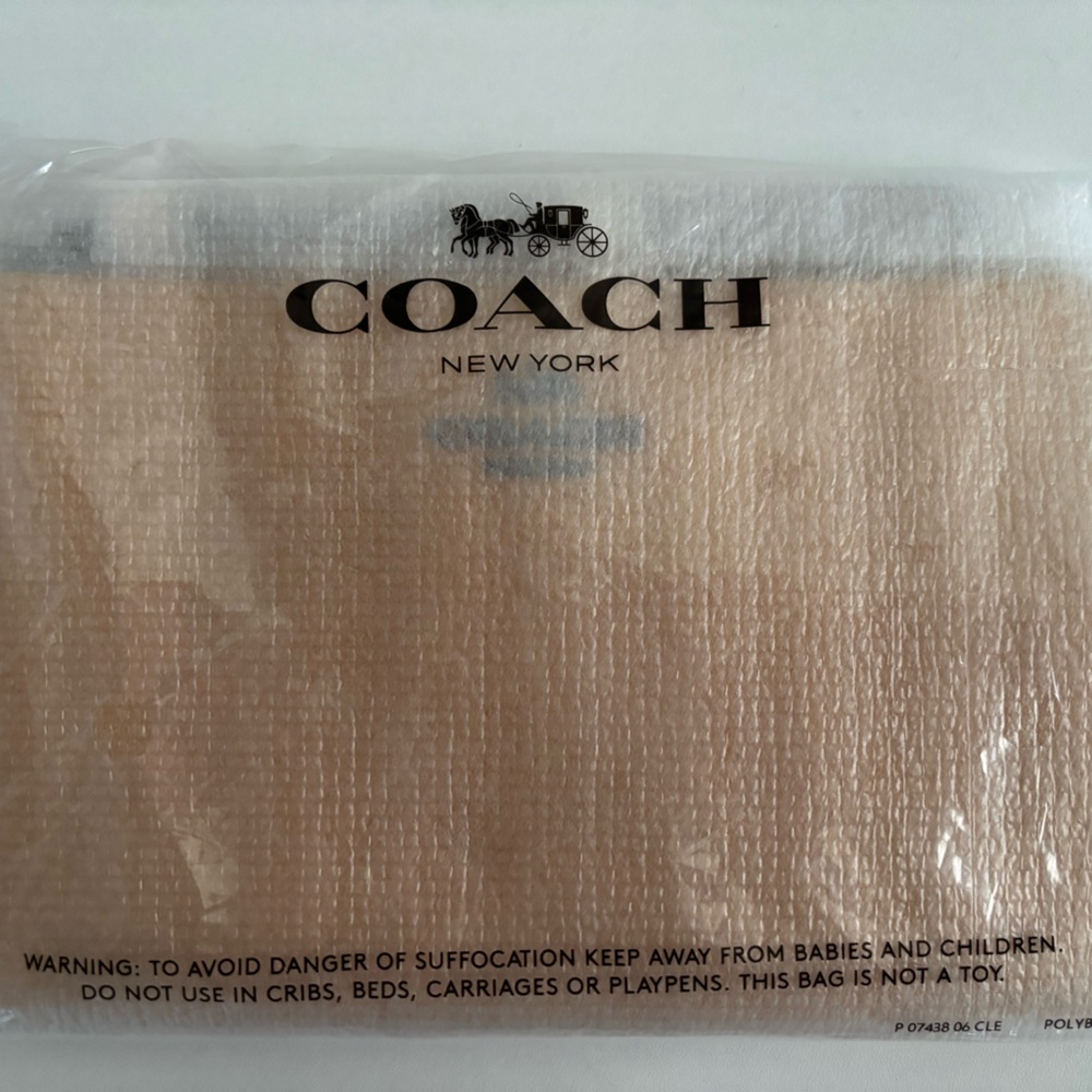 NWT Coach Leather Wristlet